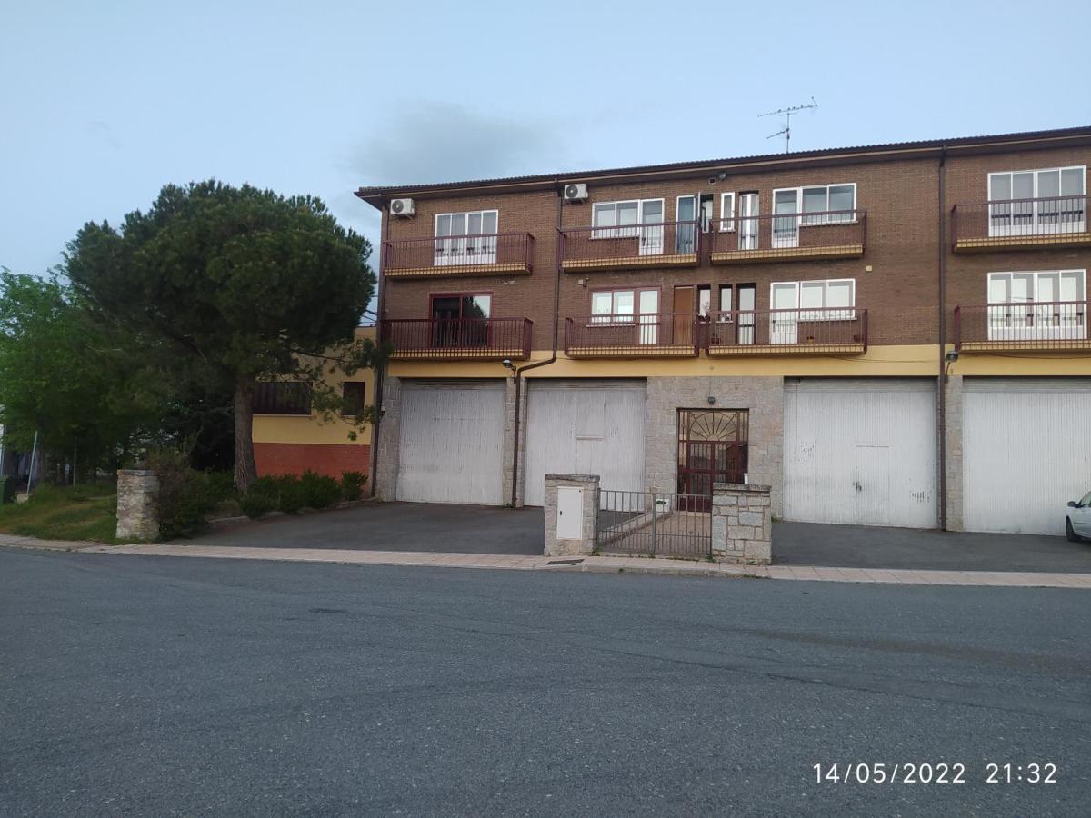 Piso Navas 2 Apartment Navas de San Antonio Екстериор снимка